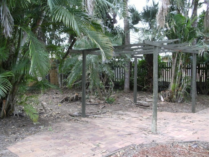 1 Murphy Street, Point Vernon QLD 4655