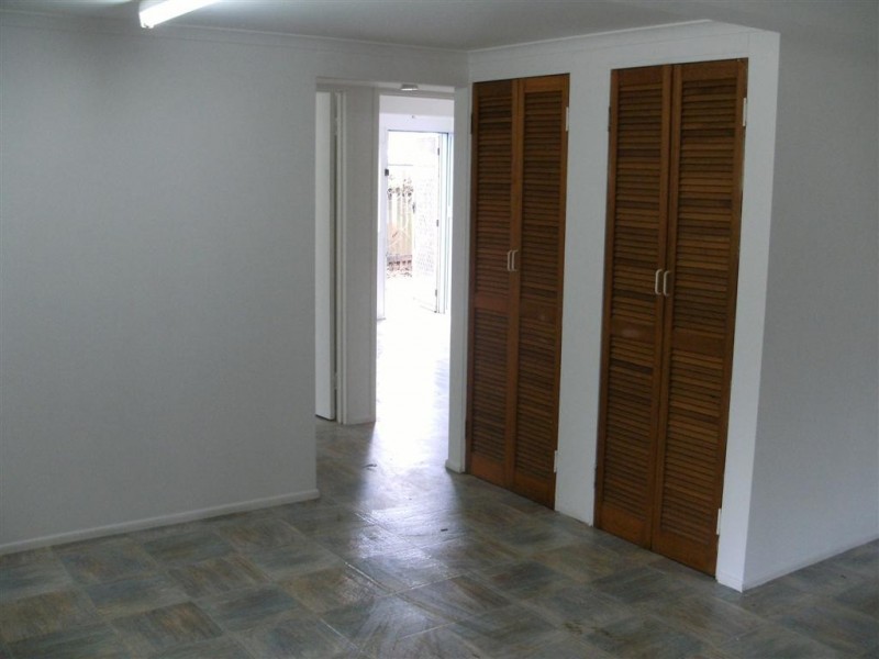 1 Murphy Street, Point Vernon QLD 4655