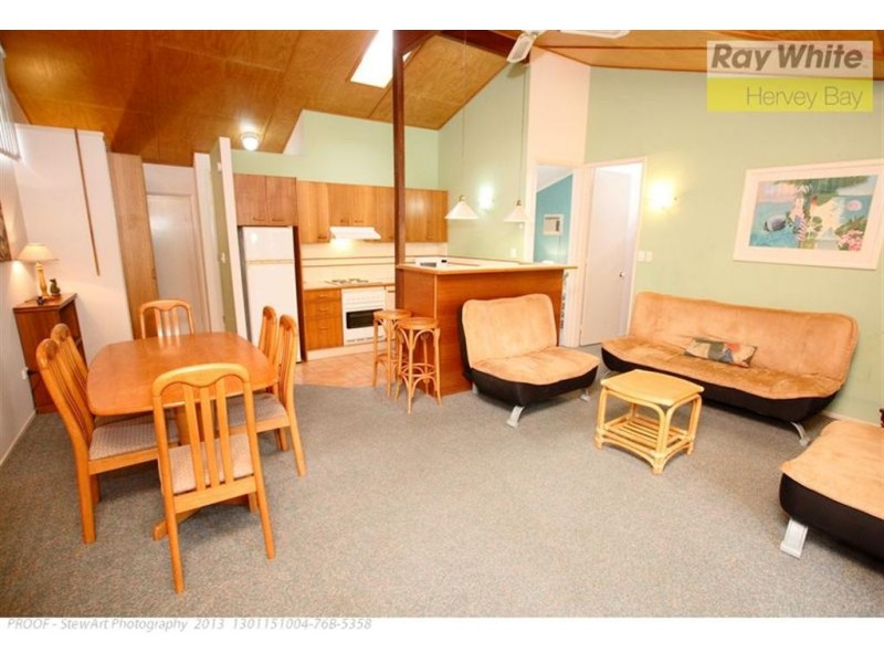 2/652 Charlton Esplanade, Urangan QLD 4655