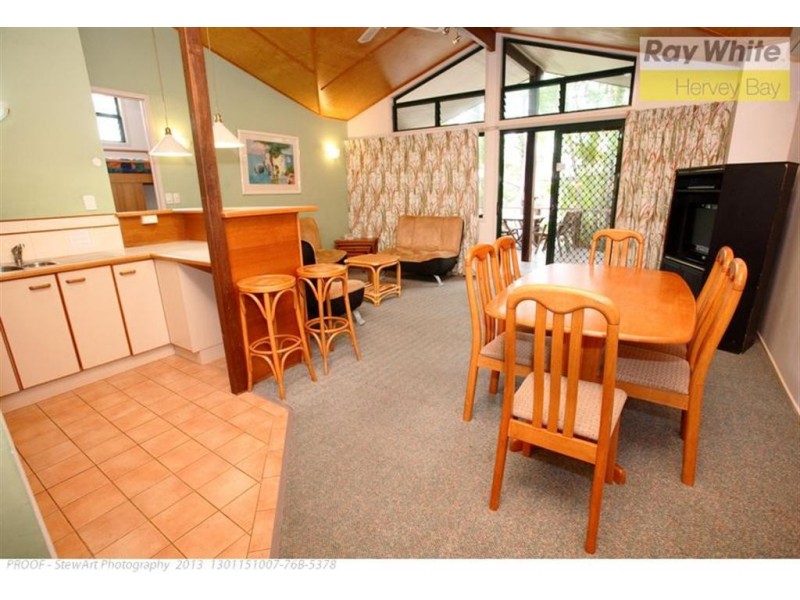 2/652 Charlton Esplanade, Urangan QLD 4655