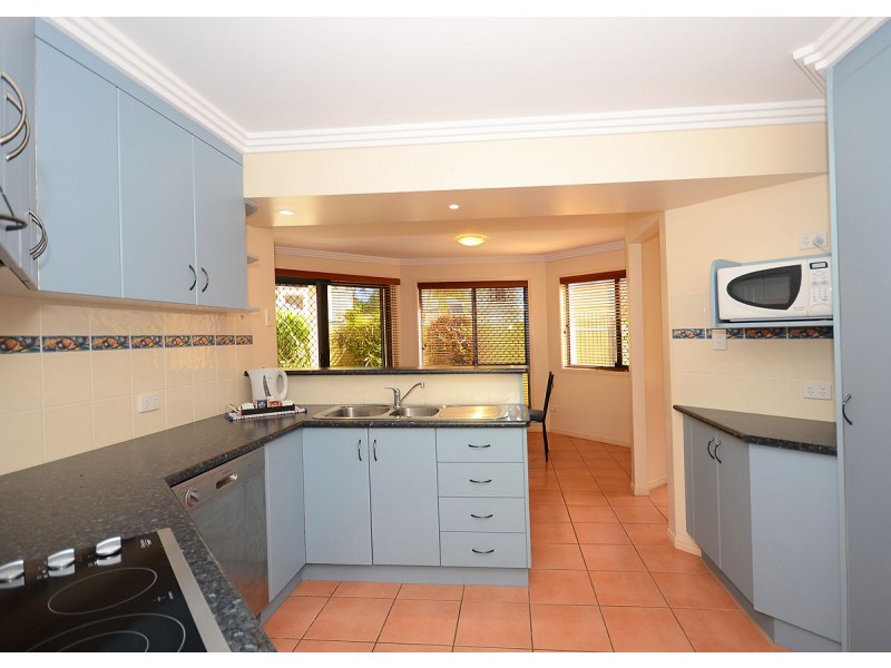 8/33 Elizabeth Street, Urangan QLD 4655