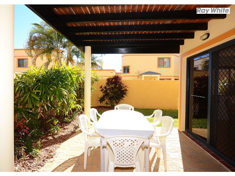 8/33 Elizabeth Street, Urangan QLD 4655