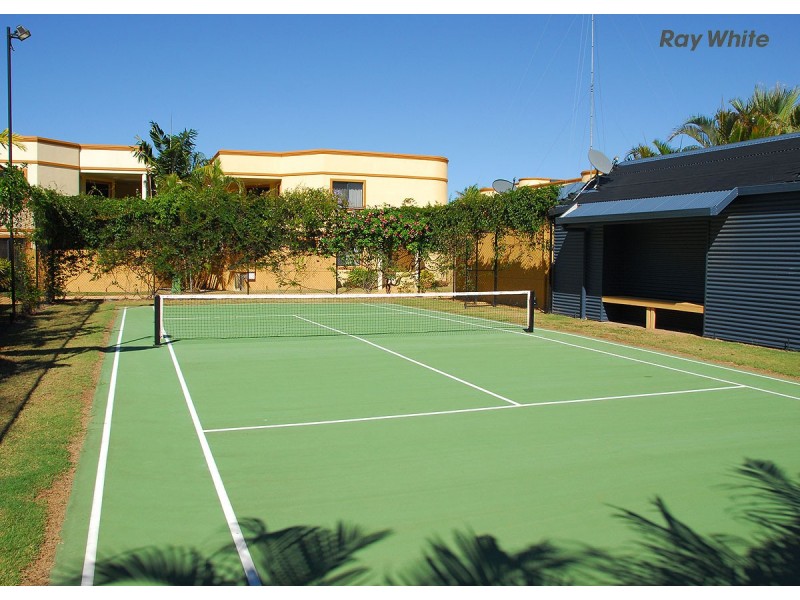 8/33 Elizabeth Street, Urangan QLD 4655