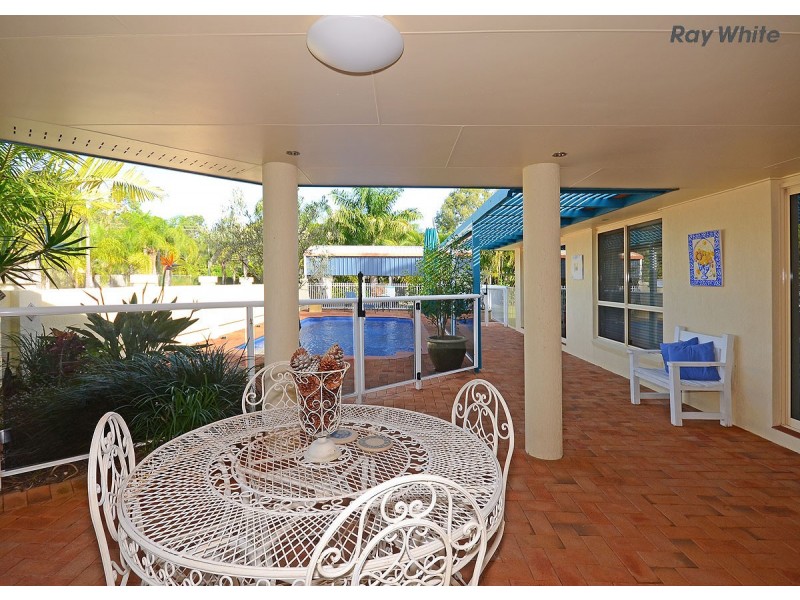 11 Bowerbird Avenue, Eli Waters QLD 4655