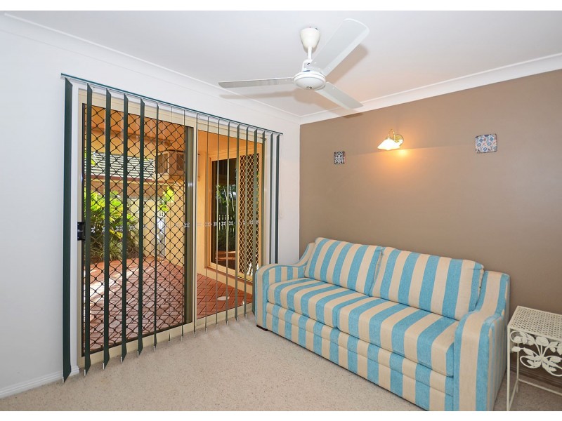 11 Bowerbird Avenue, Eli Waters QLD 4655