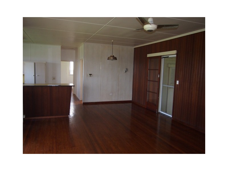 95 Esplanade, Point Vernon QLD 4655