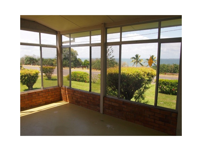 95 Esplanade, Point Vernon QLD 4655