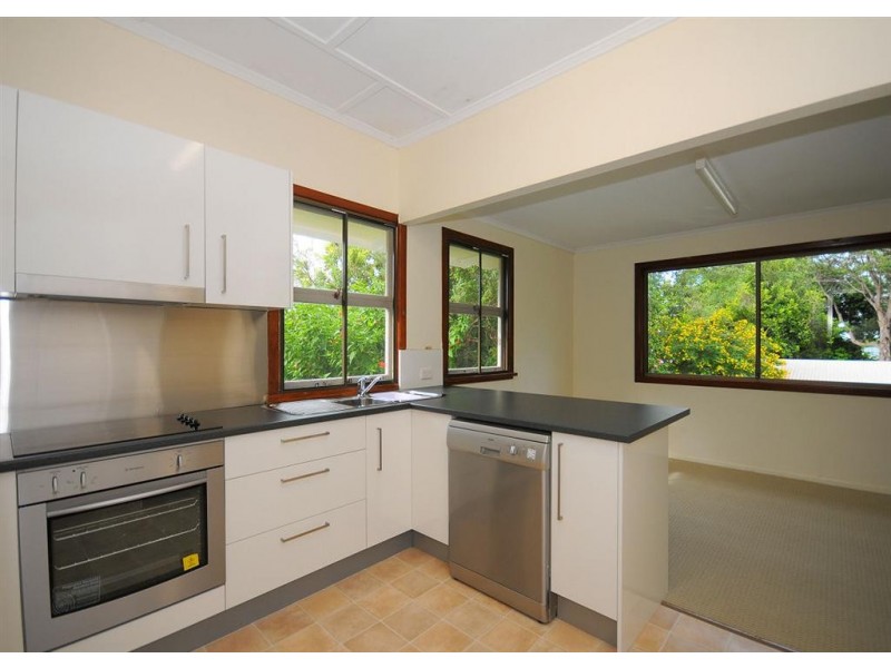 23 Helsham Street, Point Vernon QLD 4655