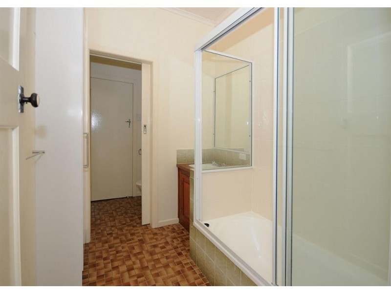 23 Helsham Street, Point Vernon QLD 4655