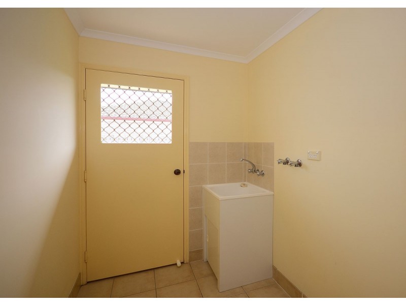 1 Kestrel Court, Eli Waters QLD 4655