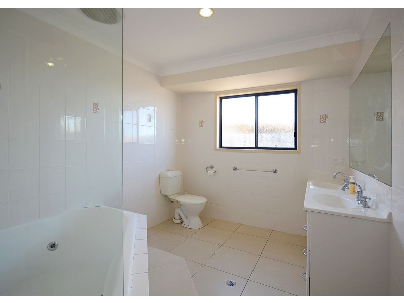 25 Lady Nelson Drive, Eli Waters QLD 4655