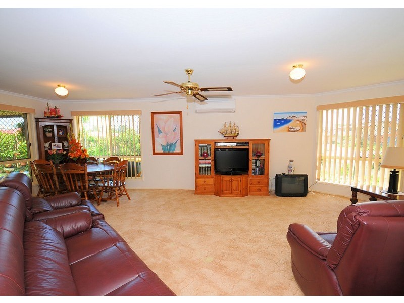 3 Foreshore Drive, Urangan QLD 4655