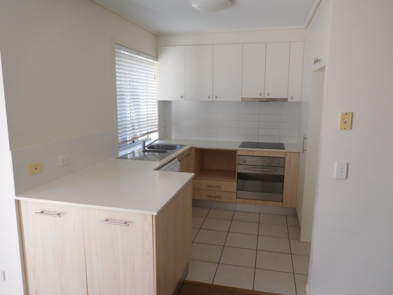 8/68 Pulgul, Urangan QLD 4655