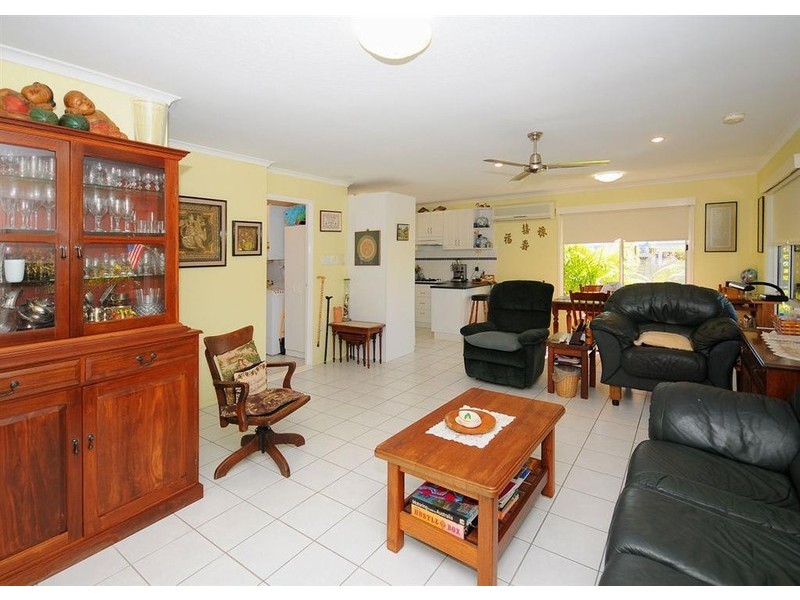 83 Limpus Street, Urangan QLD 4655