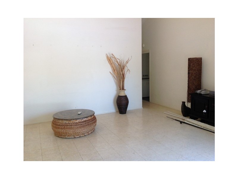 Unit 1 Gatakers Landing, Point Vernon QLD 4655