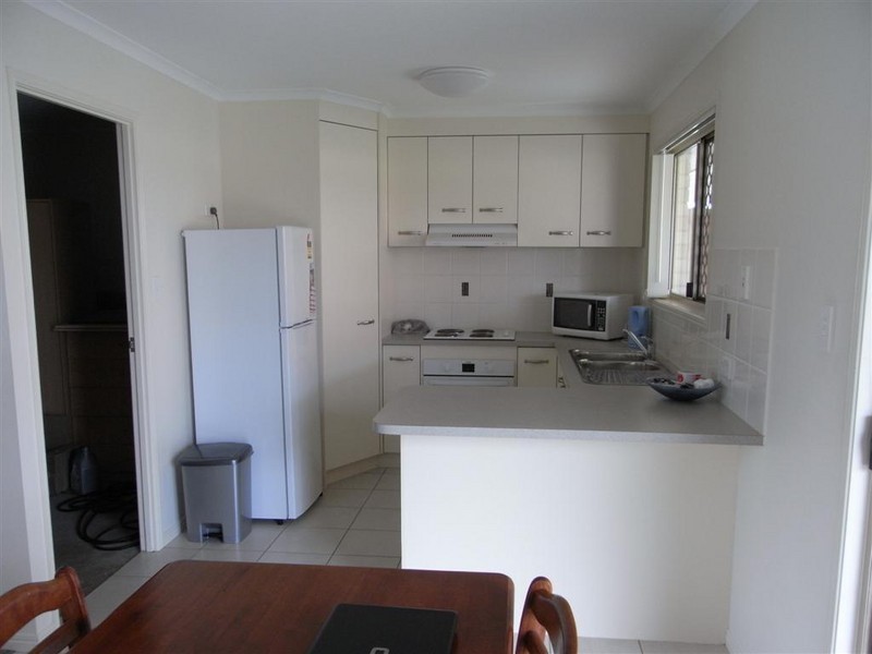 2/1 Malcolm Court, Point Vernon QLD 4655