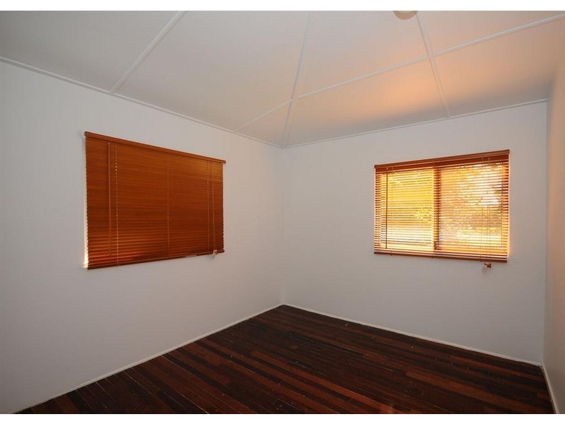 15 MARTIN, Point Vernon QLD 4655