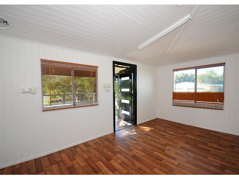 15 MARTIN, Point Vernon QLD 4655
