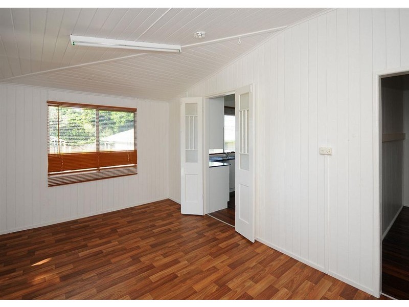 15 MARTIN, Point Vernon QLD 4655