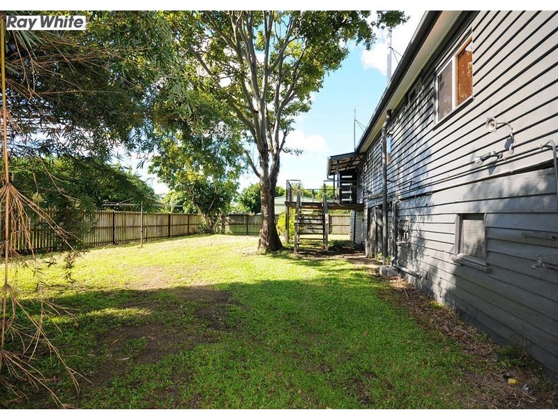 15 MARTIN, Point Vernon QLD 4655