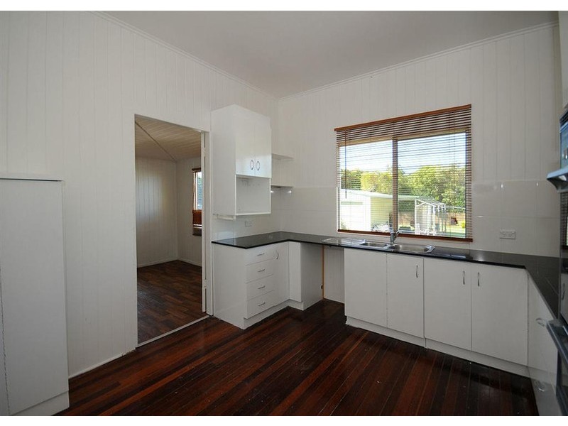 15 MARTIN, Point Vernon QLD 4655