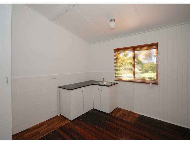 15 MARTIN, Point Vernon QLD 4655