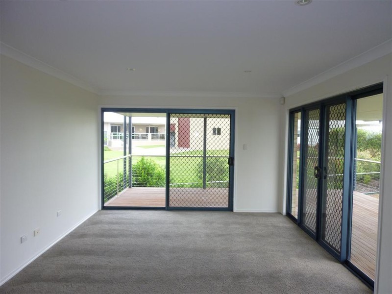 4 BONNIE COURT, Craignish QLD 4655