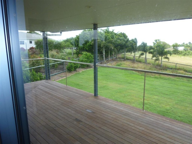 4 BONNIE COURT, Craignish QLD 4655