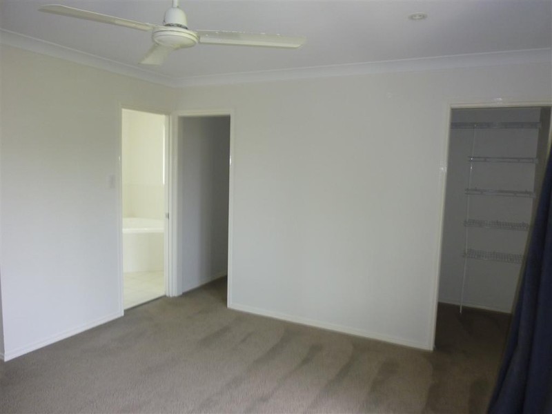 4 BONNIE COURT, Craignish QLD 4655