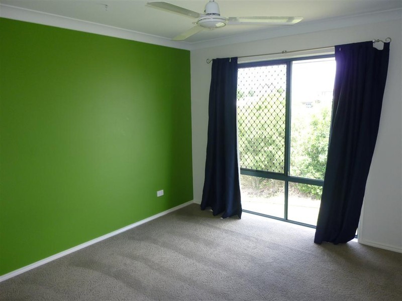 4 BONNIE COURT, Craignish QLD 4655