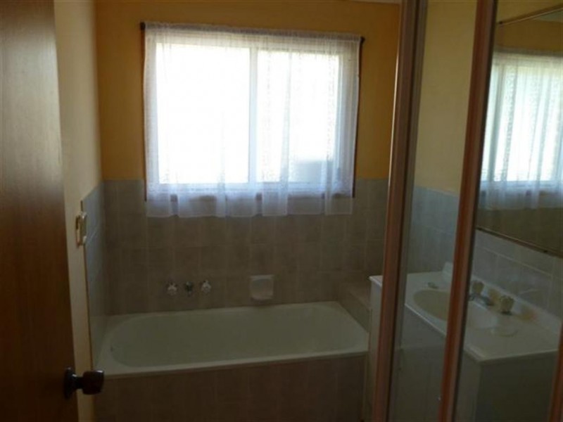 55 Banksia Street, Point Vernon QLD 4655