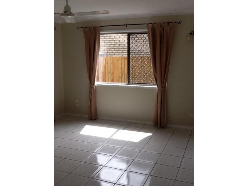 106 ELIZABETH ST, Urangan QLD 4655