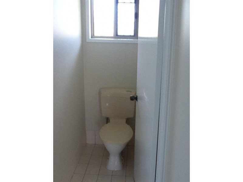 106 ELIZABETH ST, Urangan QLD 4655