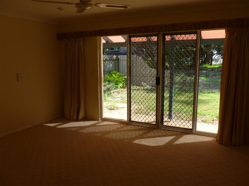 120 Kingfisher Parade, Toogoom QLD 4655