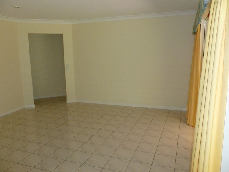 120 Kingfisher Parade, Toogoom QLD 4655