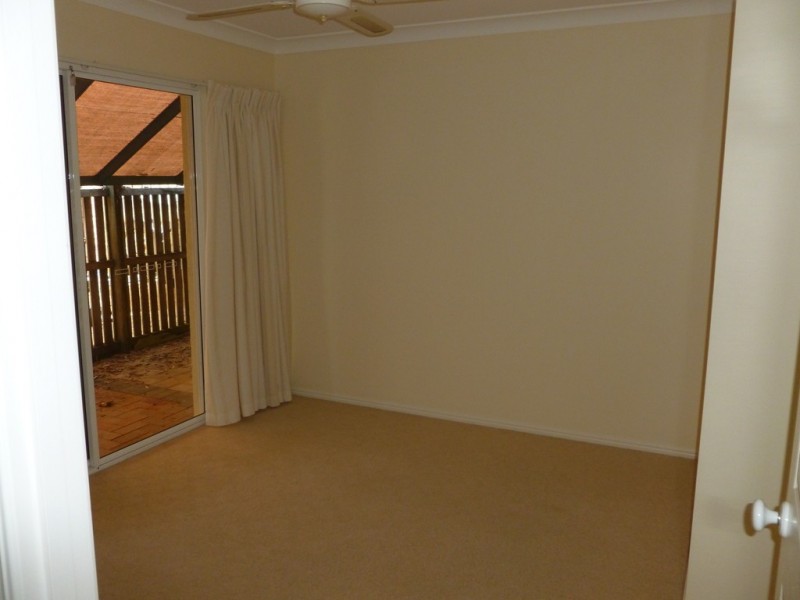 120 Kingfisher Parade, Toogoom QLD 4655