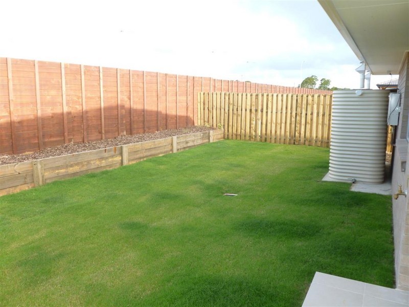 15 MAWSON, Urraween QLD 4655