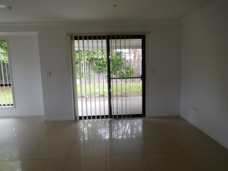 7b Debra Court, Urangan QLD 4655