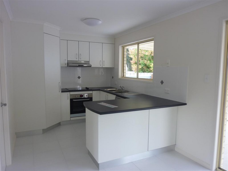 80C CORFIELD, Point Vernon QLD 4655