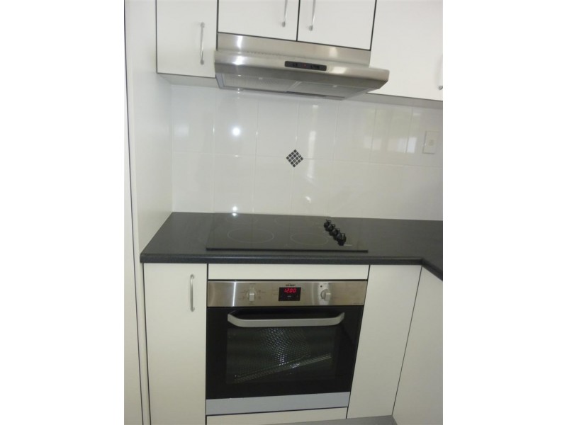 80C CORFIELD, Point Vernon QLD 4655