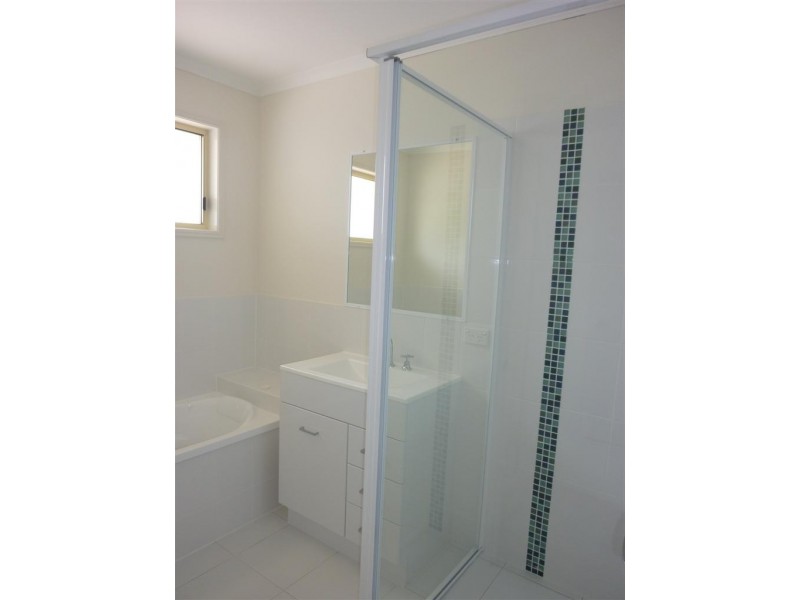 80C CORFIELD, Point Vernon QLD 4655