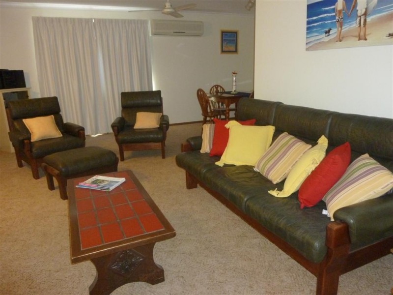 32 BIDEFORD STREET, Torquay QLD 4655