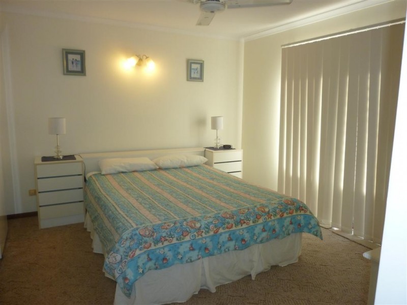 32 BIDEFORD STREET, Torquay QLD 4655