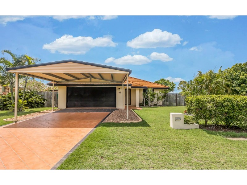 46 Alexander St, Urangan QLD 4655