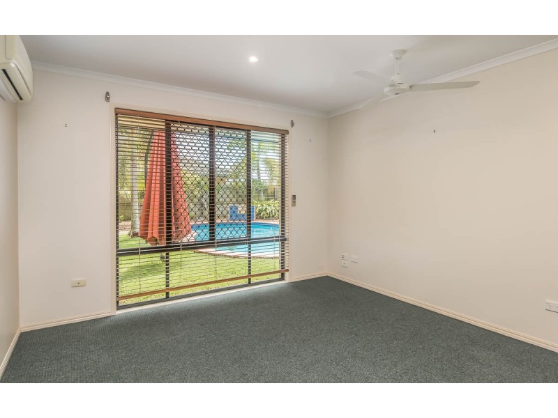 46 Alexander St, Urangan QLD 4655