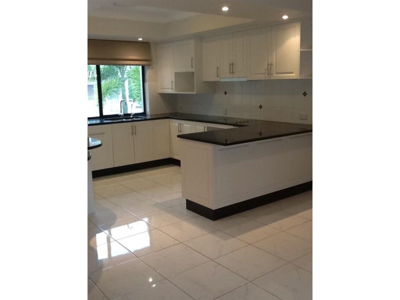 2/580 Esplanade, Urangan QLD 4655