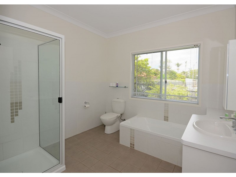 12 Faye Avenue, Scarness QLD 4655