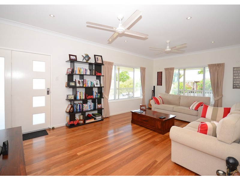 12 Faye Avenue, Scarness QLD 4655