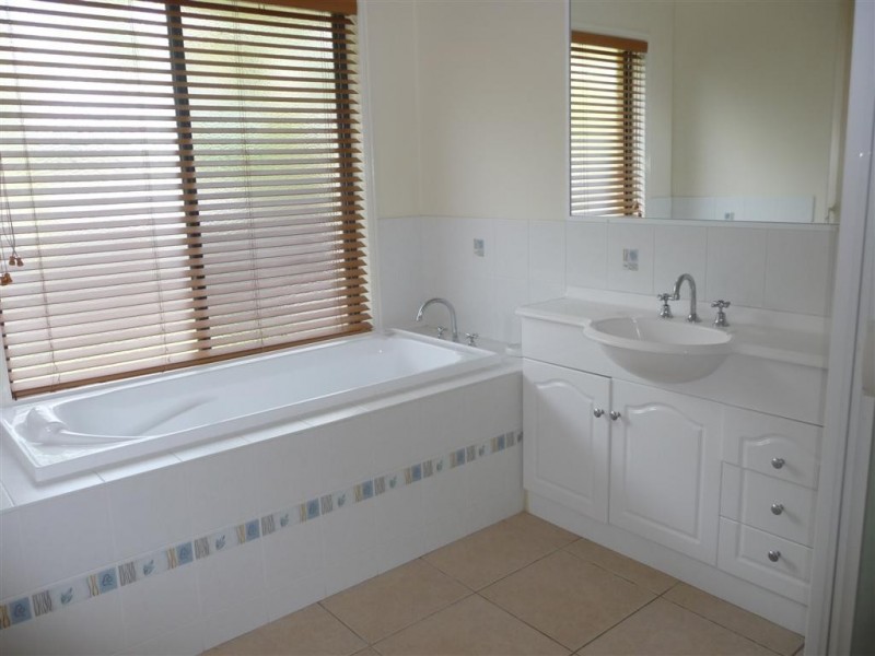 65 Gundesen Drive, Urraween QLD 4655