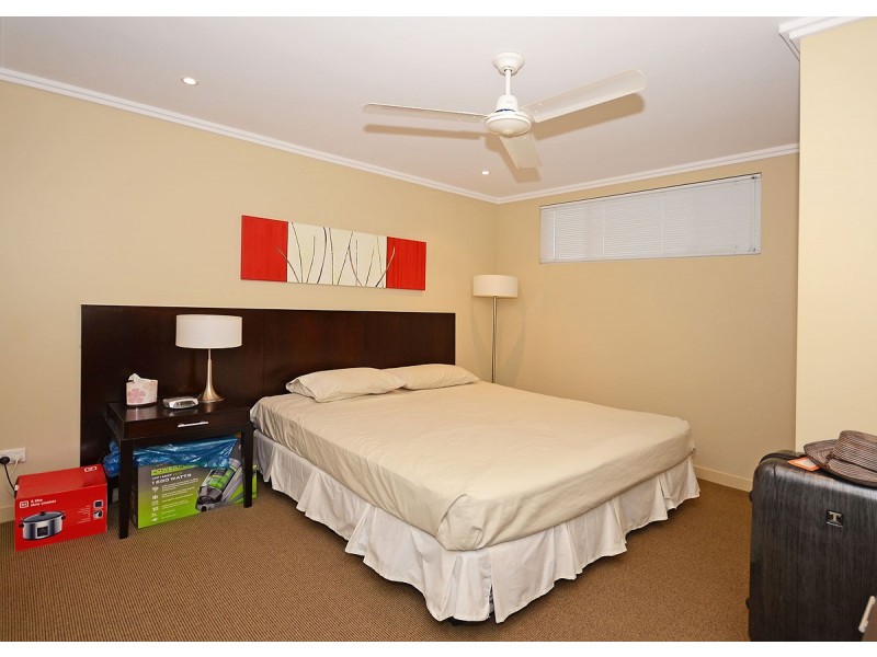 406/569 Charlton Esplanade, Urangan QLD 4655